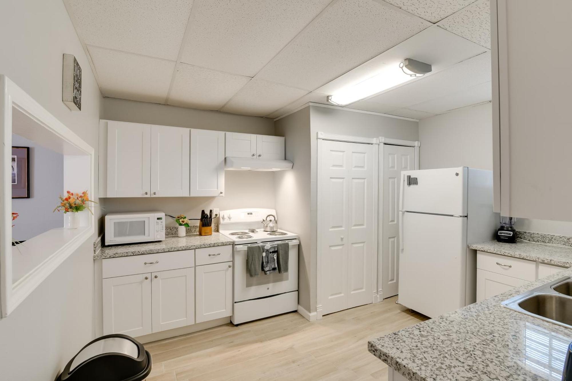 Beautiful Galveston Apt With Deck Less Than 3 Mi To Dtwn! Exterior photo